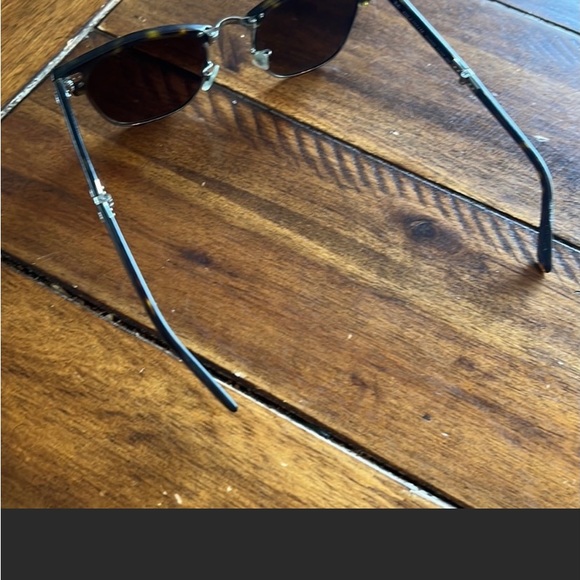 Polarized - Picture 2 of 5